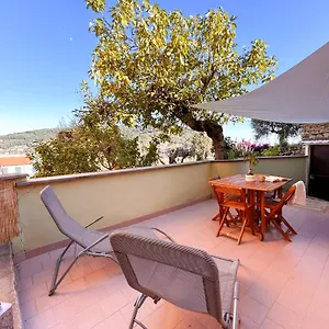 https://apt-caienna-little-house.hotelitalianriviera.com